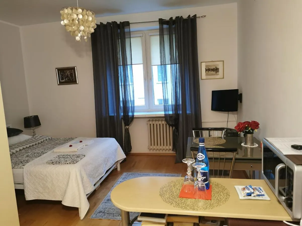 Apartment Klimatyczna Kawalerka W Centrum Warszawy Warsaw