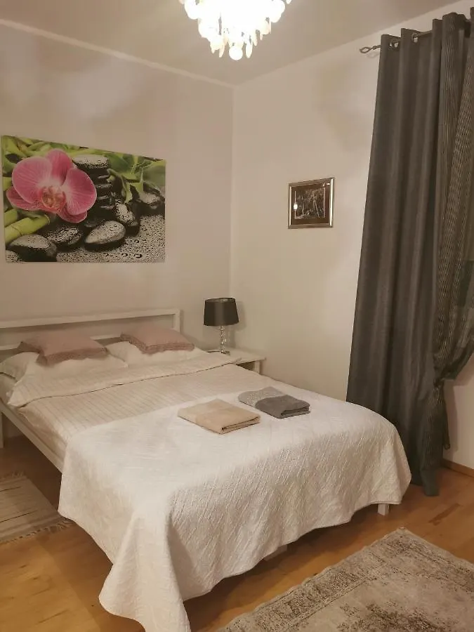 Klimatyczna Kawalerka W Centrum Warszawy Warsaw Apartment